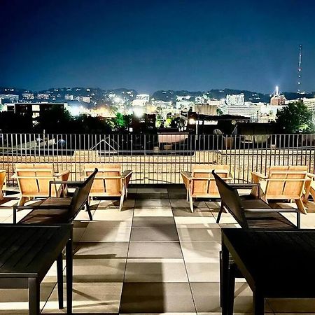 Trendy Condo! Close To Everthing Downtown برمنغهام المظهر الخارجي الصورة