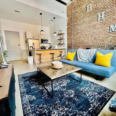 Trendy Condo! Close To Everthing Downtown برمنغهام المظهر الخارجي الصورة